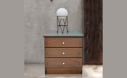 Κομοδίνο Carlos 82250