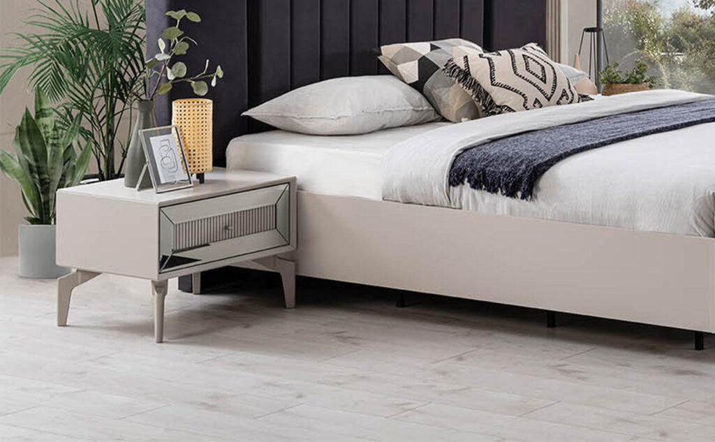 24216 3 1024x633 - Κομοδίνο Line Off White 82308